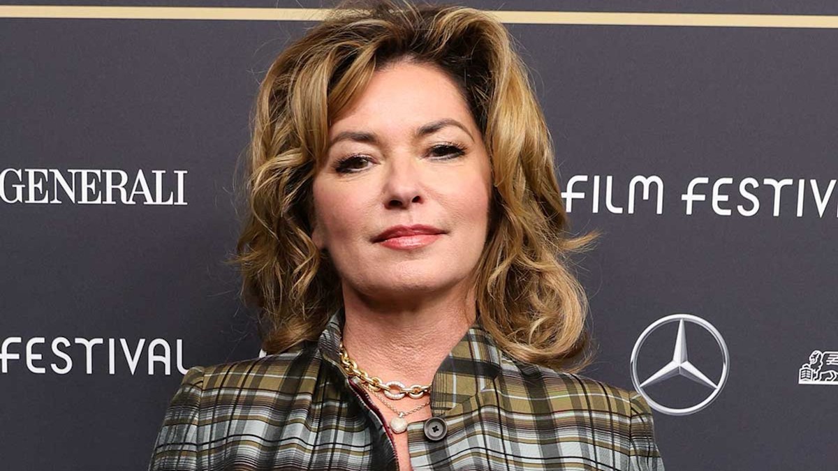 Shania Twain inundated with love and support after emotional message to her  fans | HELLO!