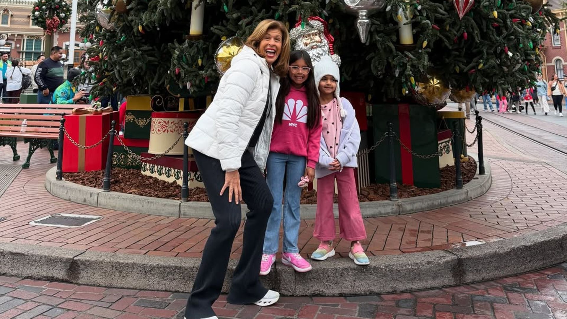 Hoda Kotb's magical adventure with her two daughters – see the heartwarming pictures 
