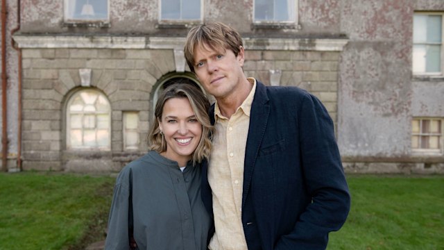 Martha Lloyd (SALLY BRETTON) and Humphrey Goodman (KRIS MARSHALL)