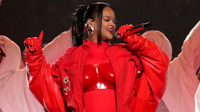 rihanna wears fenty beauty during super bowl halftime show 2023