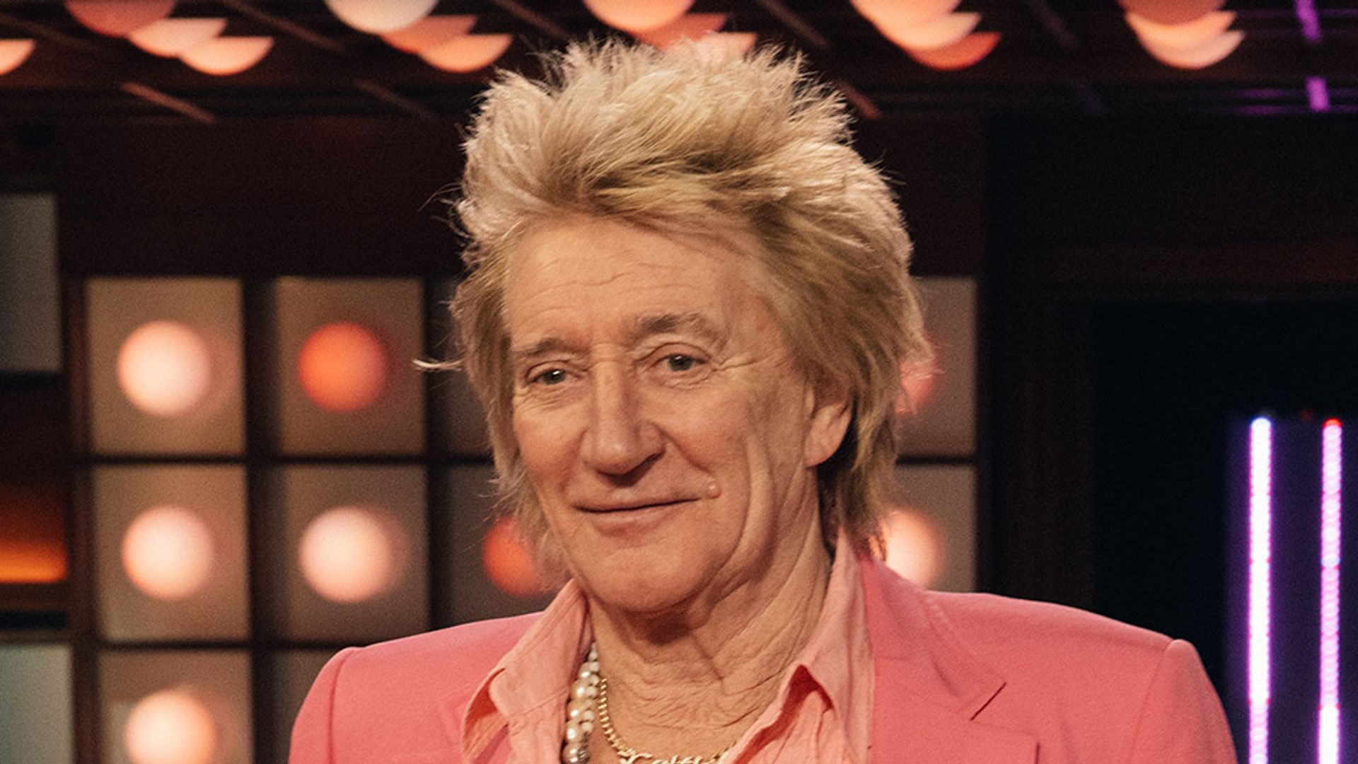 Rod Stewart surprises fans with unexpected announcement