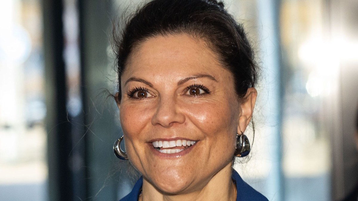 Crown Princess Victoria stuns in every fashion designer's go-to shoe