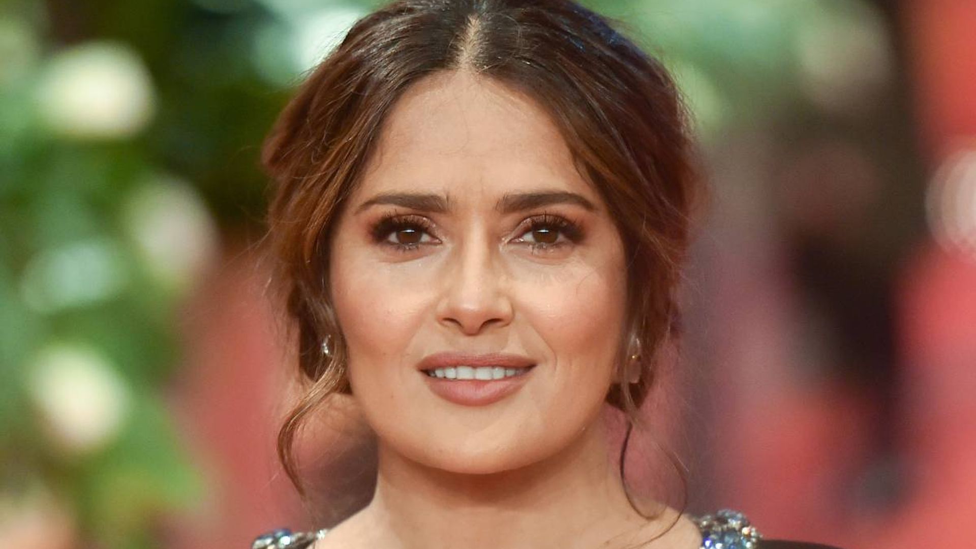 Salma Hayek's iconic hairstyle looks totally different in must-see throwback photo