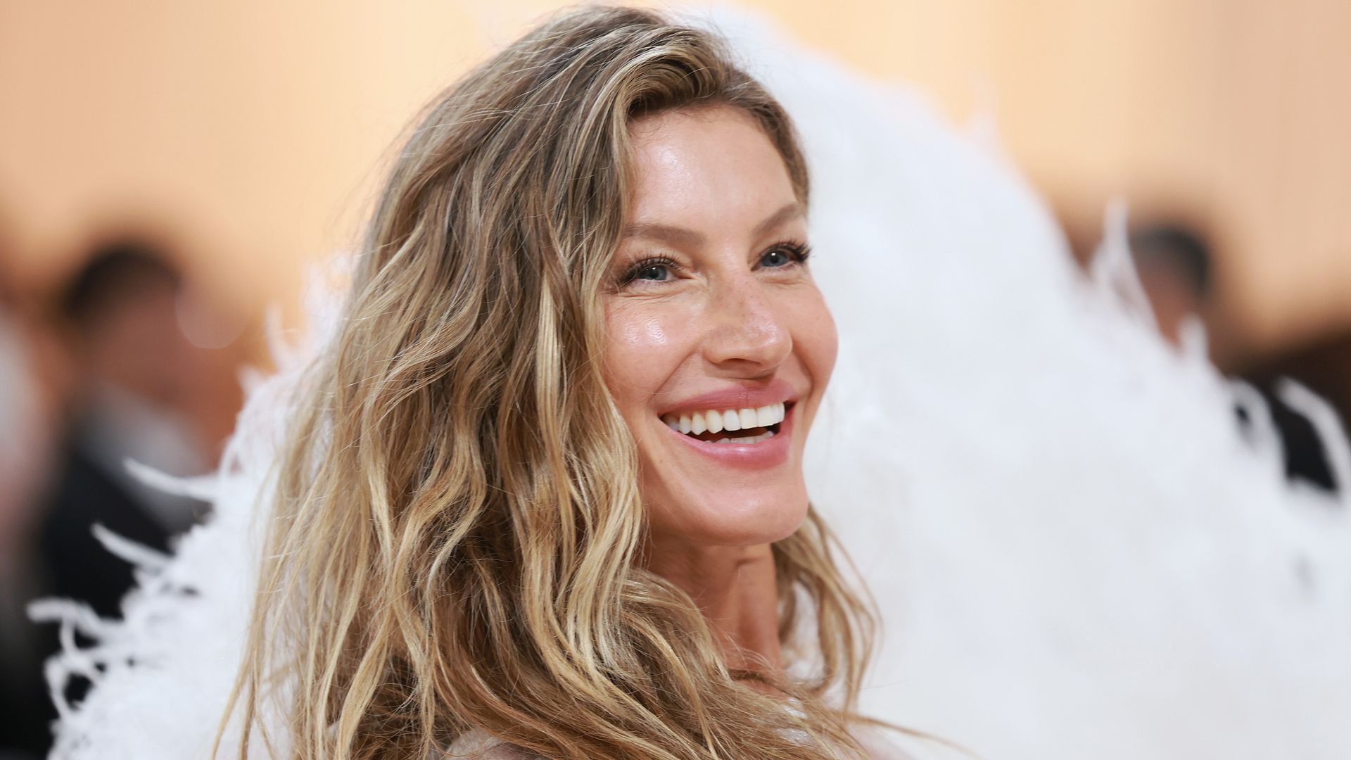 Gisele Bundchen reveals major transformation in exciting new post