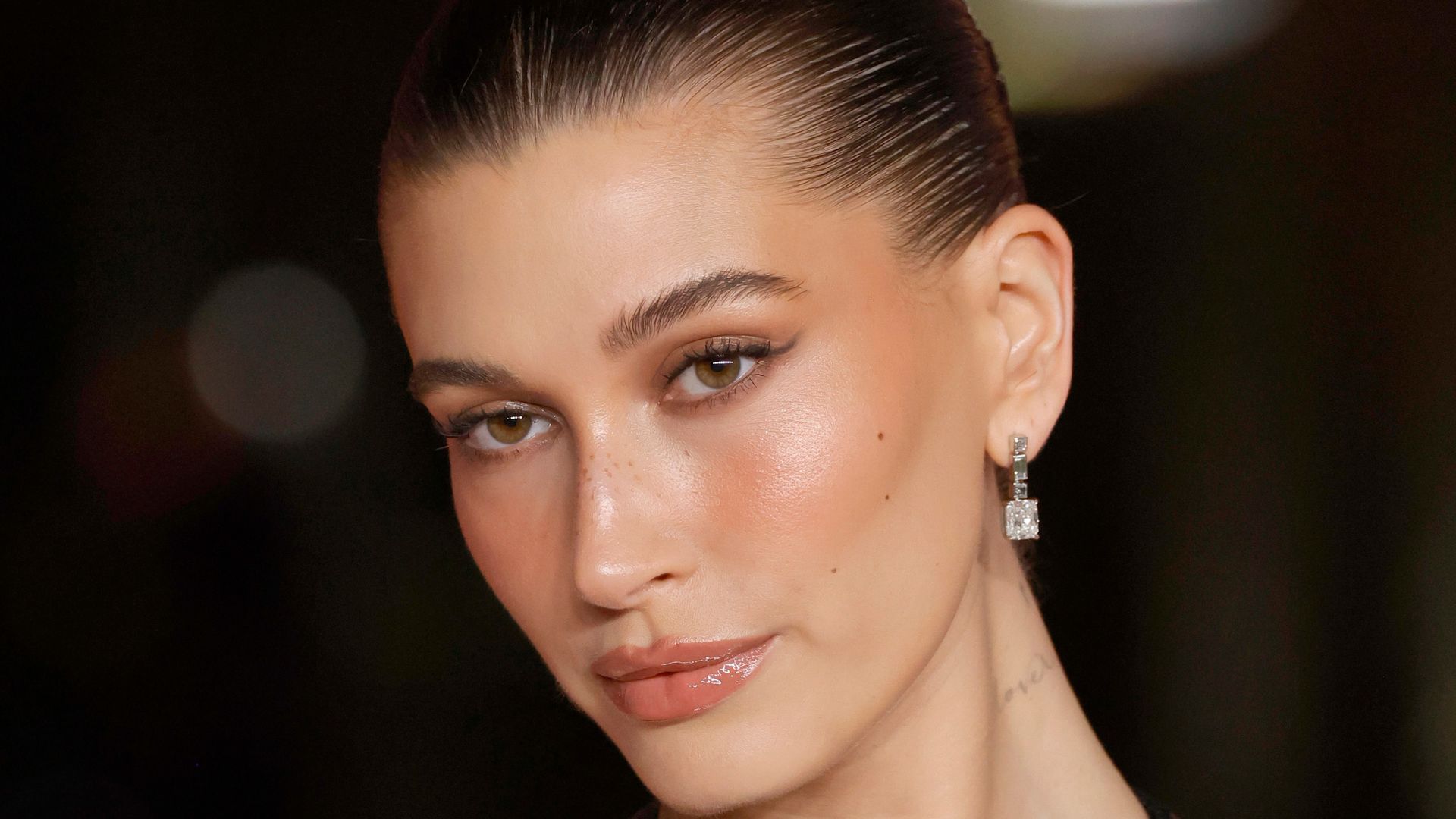 Hailey Bieber’s faux freckles warrant It-girl status