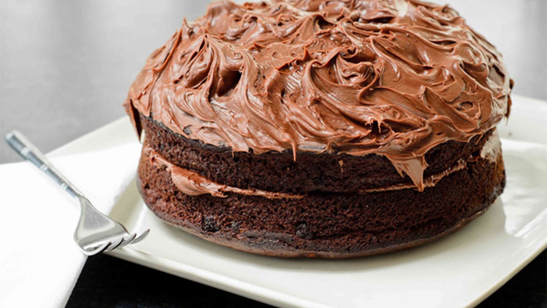 Lockdown diaries: Craving for a tasty chocolate cake? Here is how you can  make one with the fewest ingredients | Health Tips and News