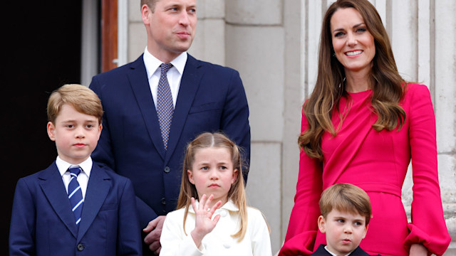 William, Kate, George, Charlotte and Louis on balcony at Platinum Jubilee