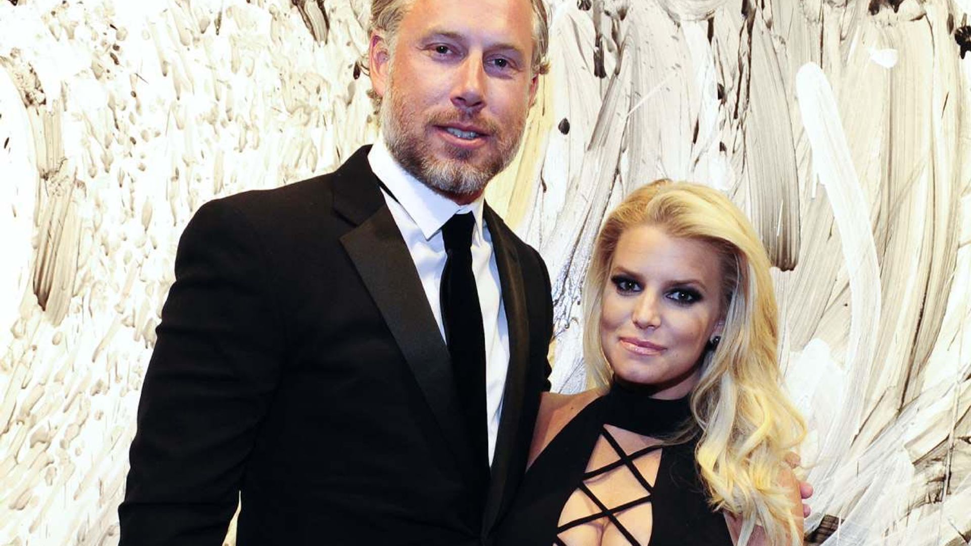 Jessica Simpson's husband Eric Johnson raises questions with intimate  message and photos
