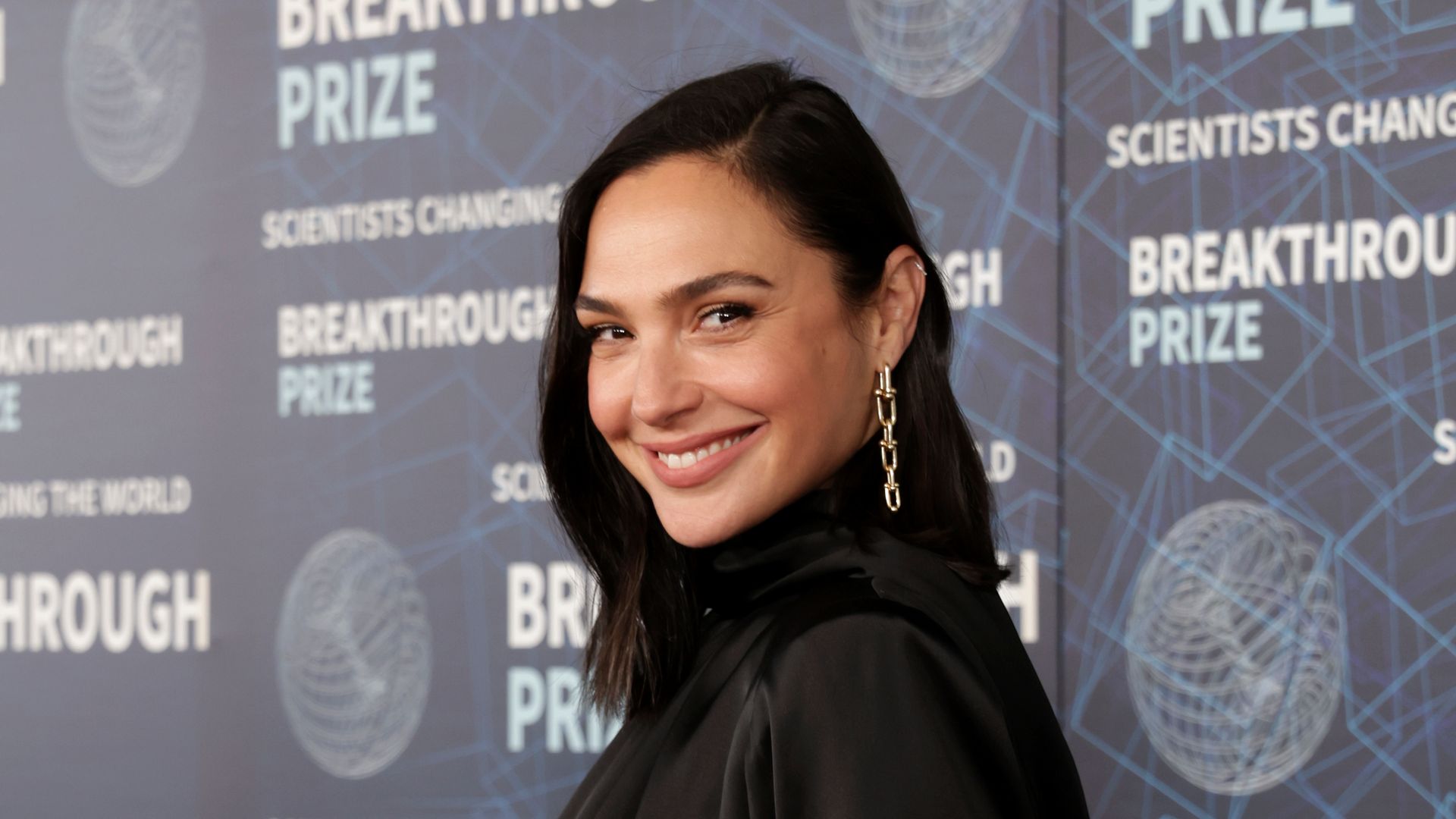 Gal Gadot arrives at the Ninth Breakthrough Prize Ceremony