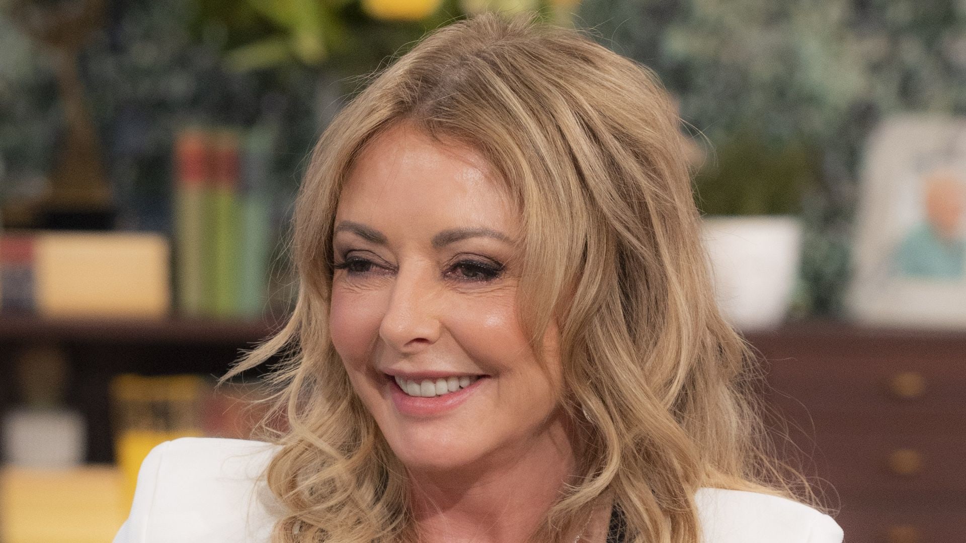 Carol Vorderman, 62, looks phenomenal with toned abs in daring nude ...