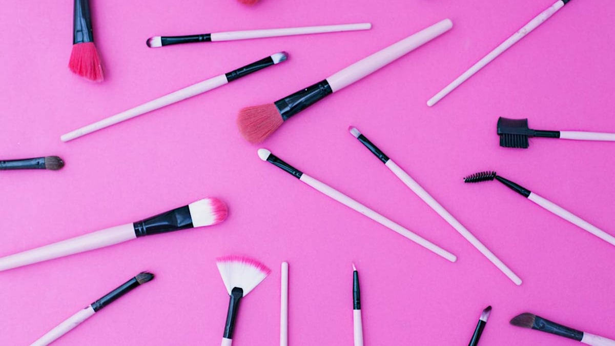 How to Clean Your Makeup Brushes and How Often to Wash Them 2021