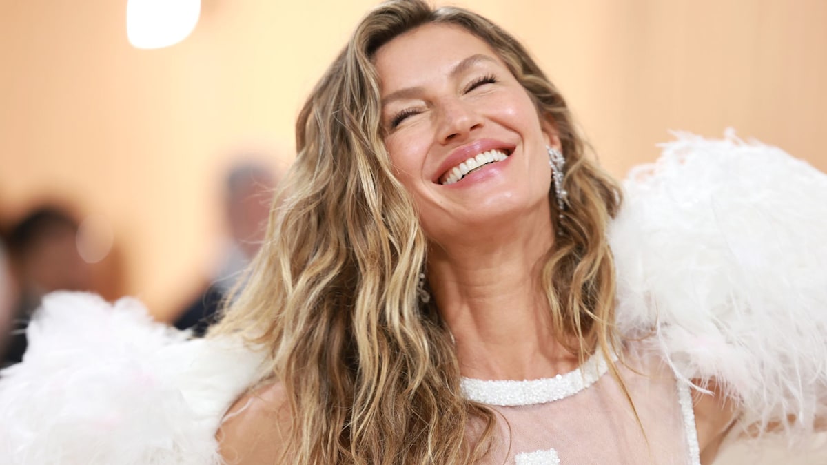 Gisele Bundchen's glowy nomakeup makeup at the Met Gala a complete