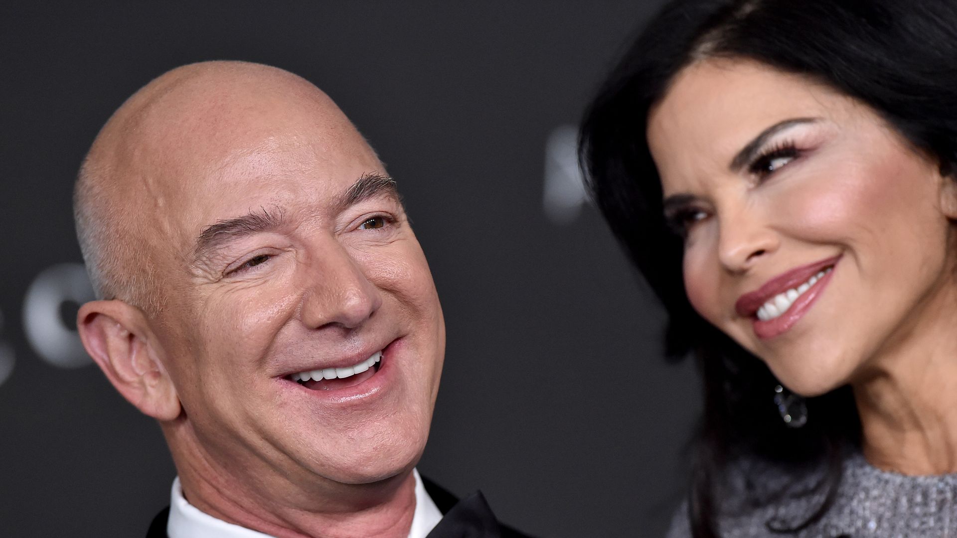 Jeff Bezos is unrecognizable in photo shared by fiance Lauren Sanchez