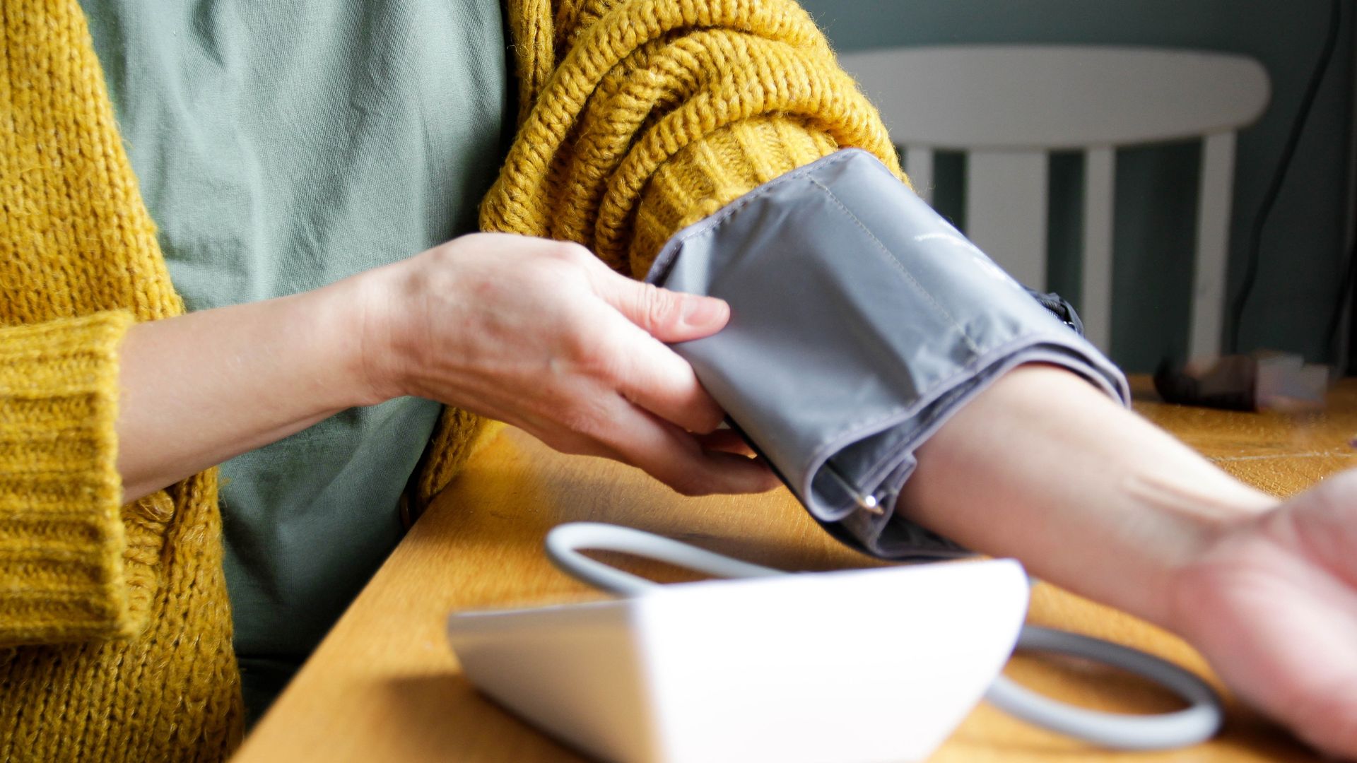 Monitoring blood pressure