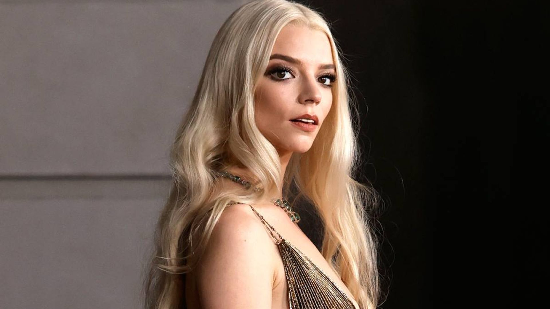 Anya Taylor-Joy: saiba detalhes sobre o estilo cool e chique da