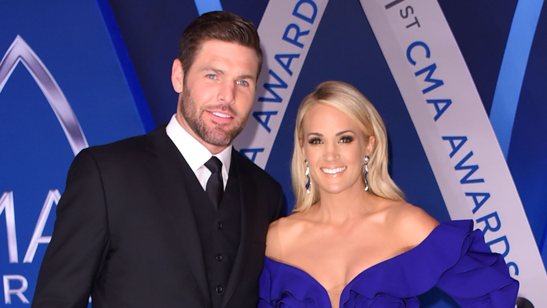 Carrie Underwood Mike Fisher cma awards