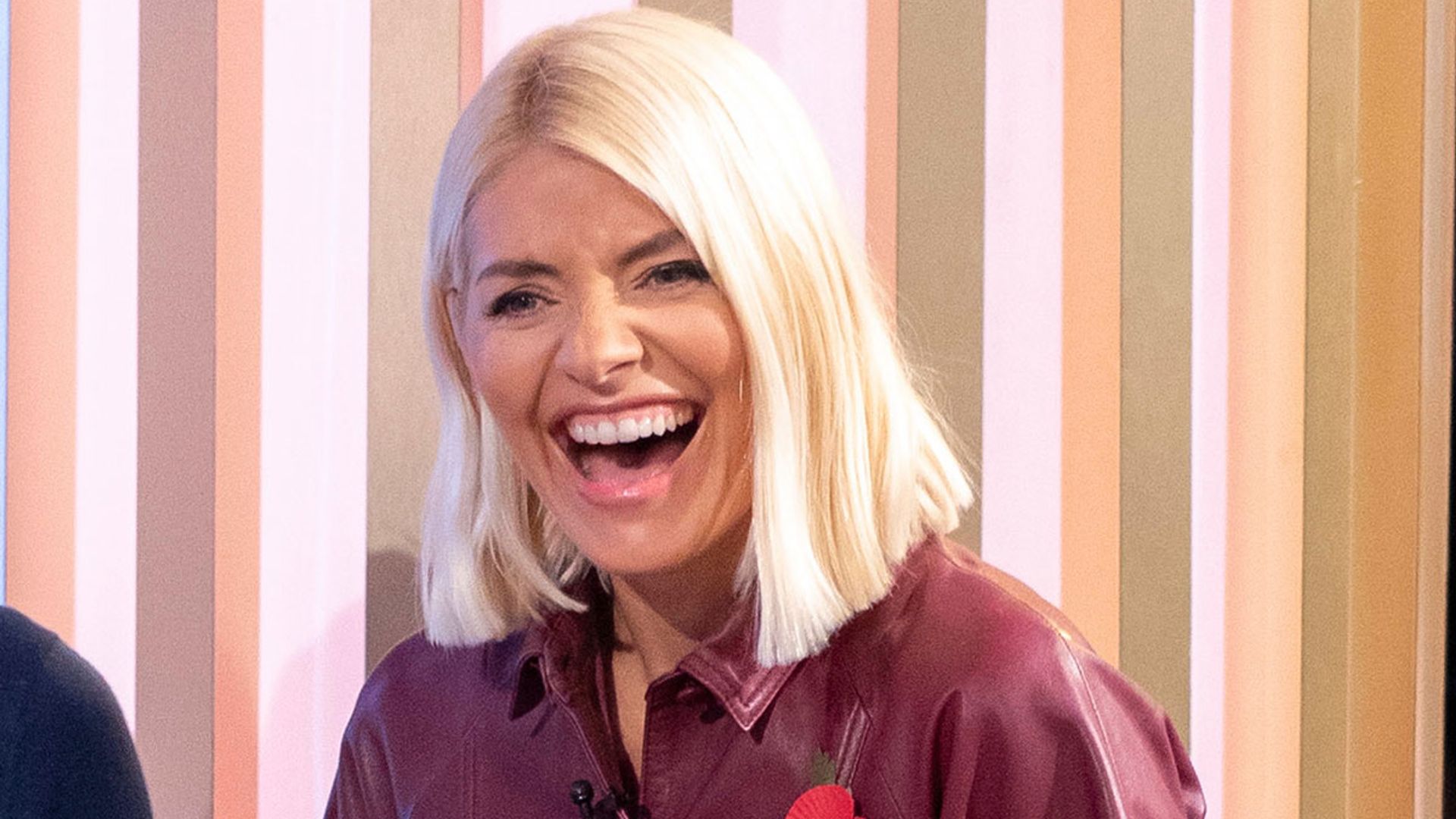holly willoughby bra