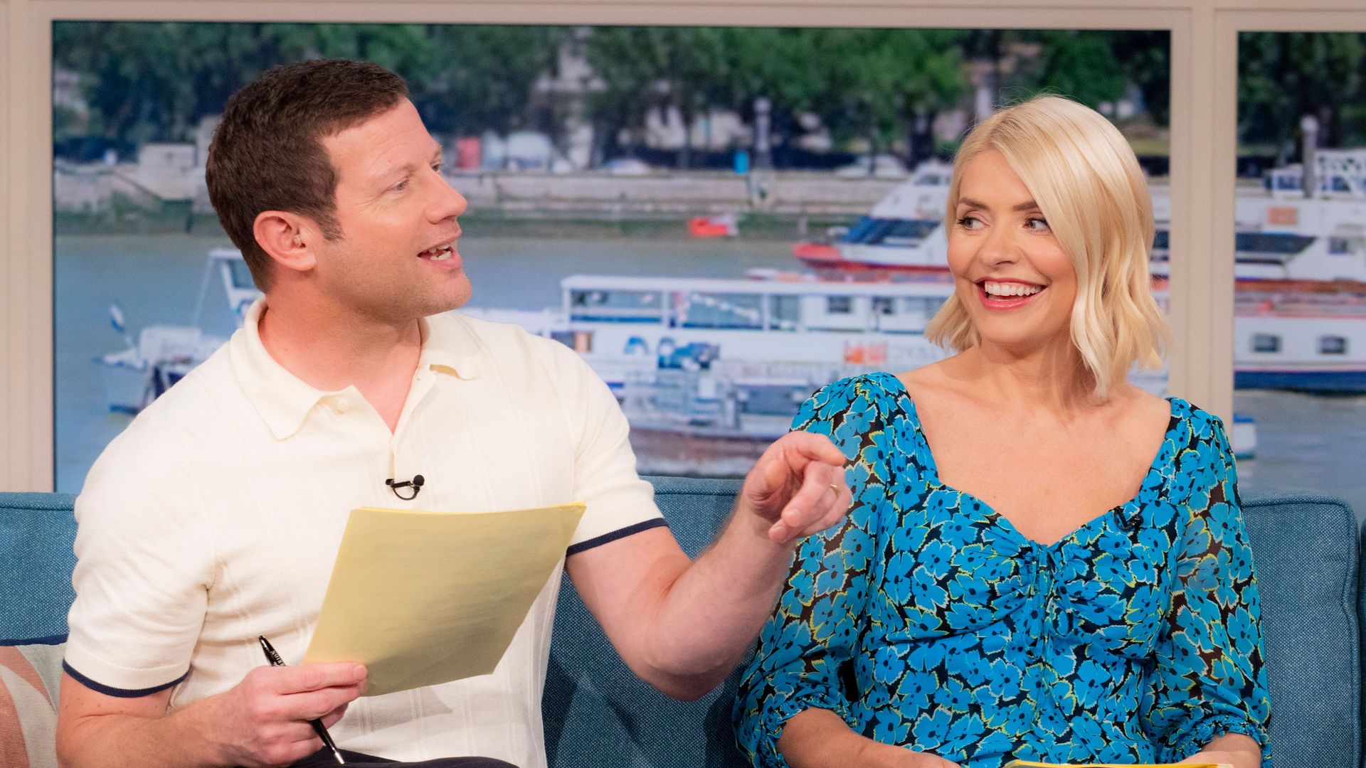 Dermot O'Leary and Holly Willoughby on
'This Morning' 