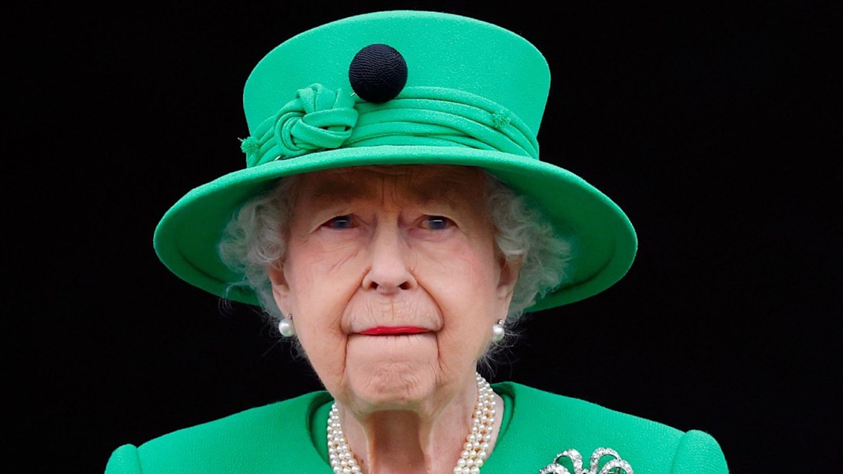 The Queen sends emotional message after assassination of former ...