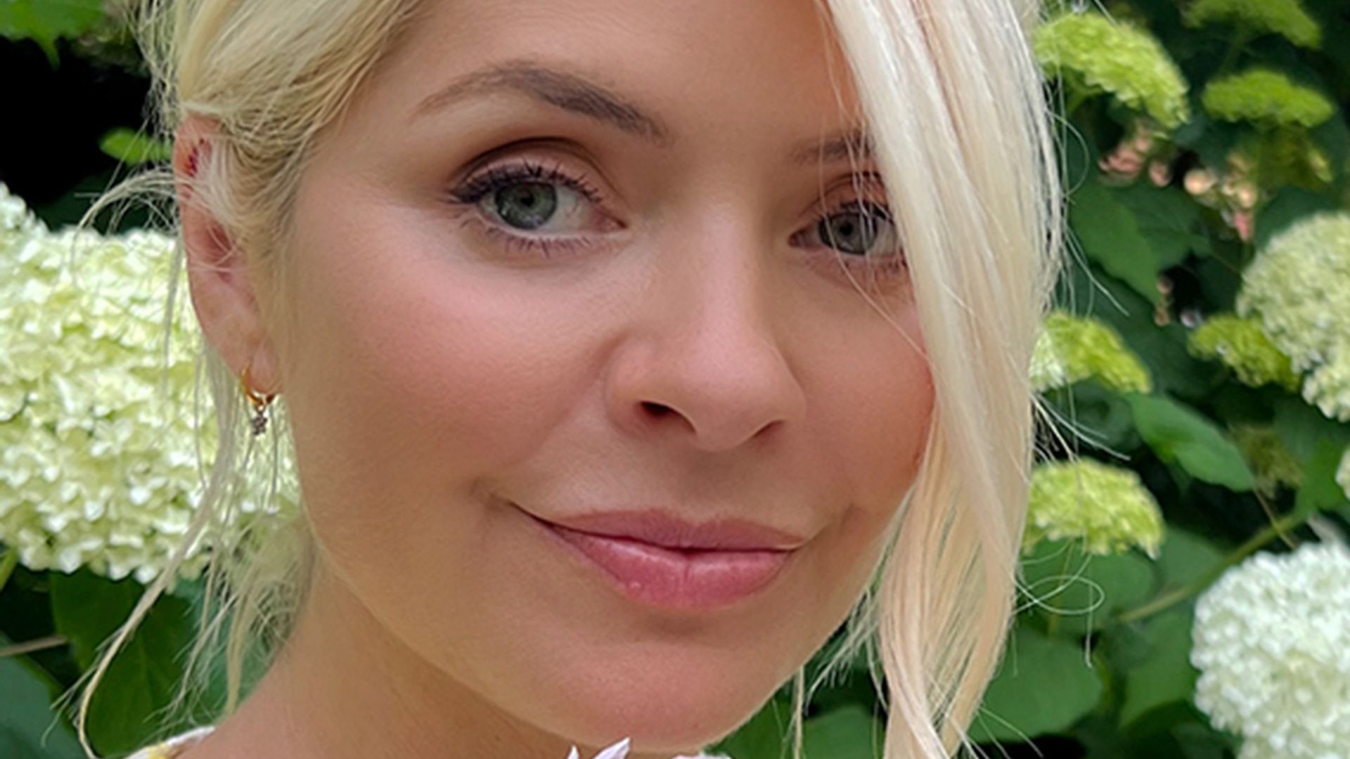 holly willoughby up close