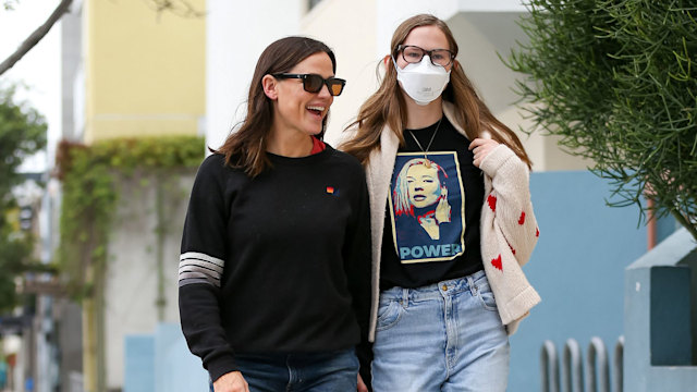 Jennifer Garner and her daughter Violet Affleck 