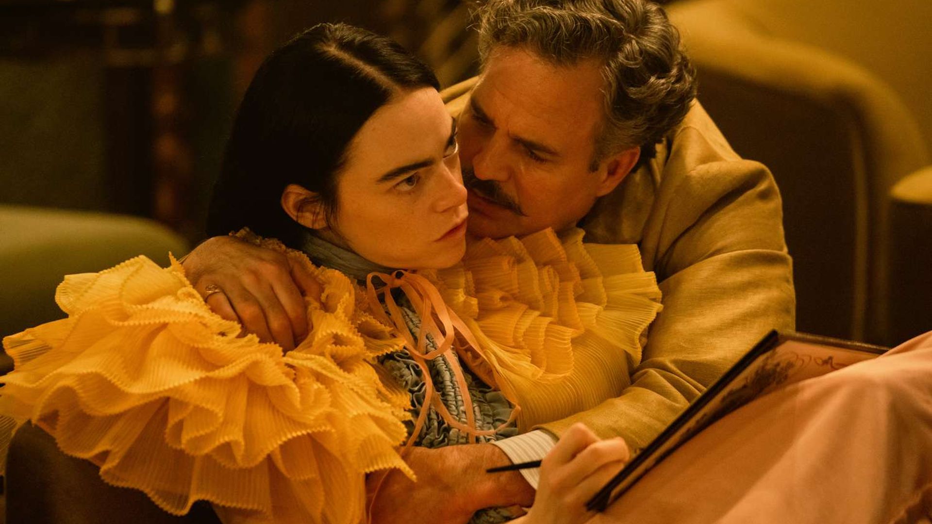 Emma Stone and Mark Ruffalo in Poor Things