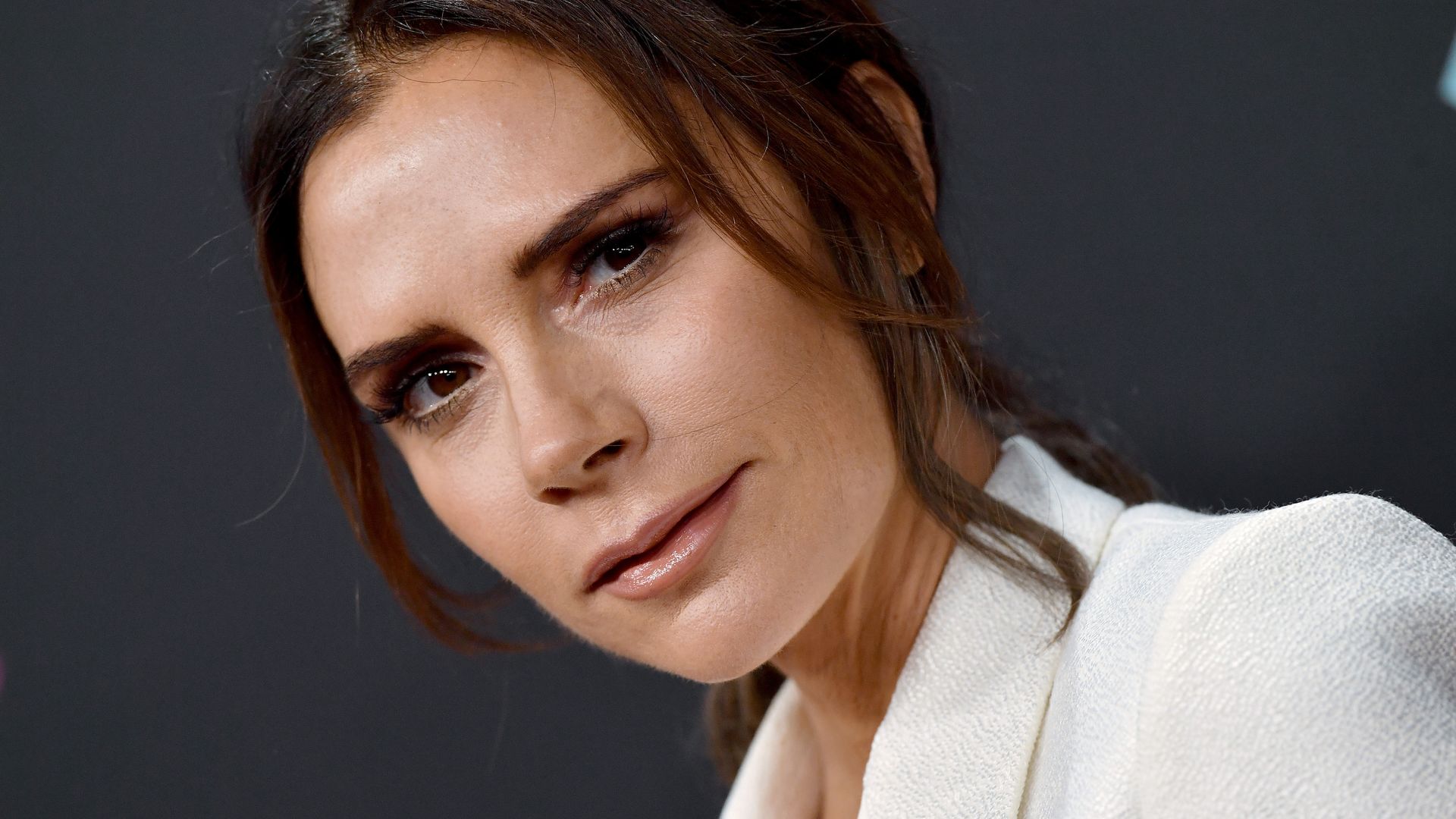 SANTA MONICA, CA - NOVEMBER 11:  Victoria Beckham attends the People's Choice Awards 2018 at Barker Hangar on November 11, 2018 in Santa Monica, California.  (Photo by Axelle/Bauer-Griffin/FilmMagic)