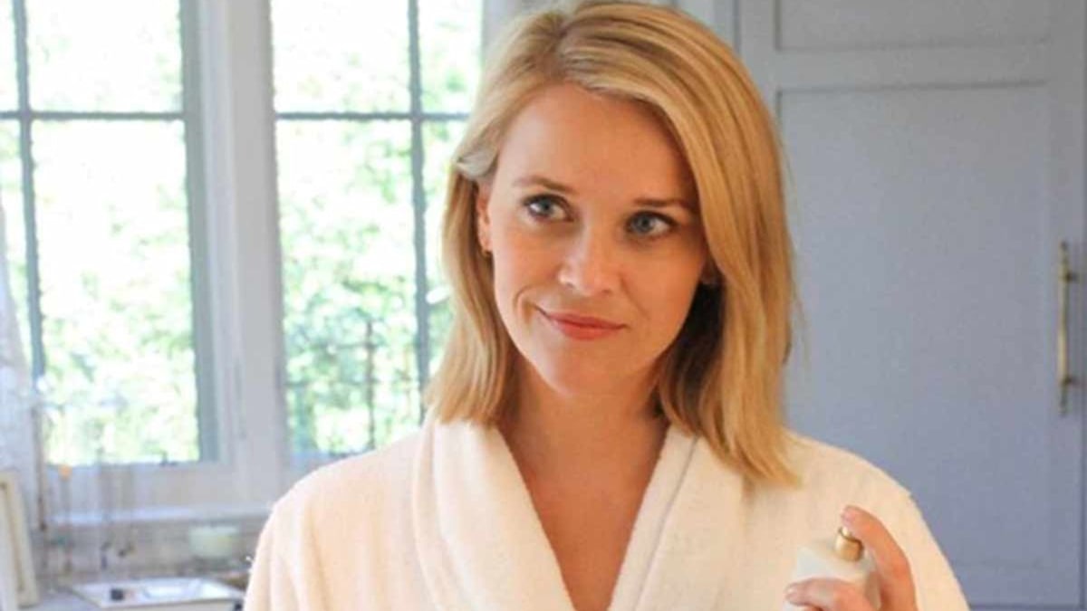 Reese Witherspoon shares a peek inside her glam room as she gets Oscars-ready