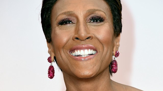 gma star robin roberts on the red carpet 