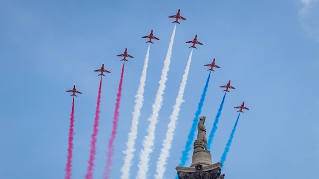 The Red Arrows flying over Nelson's Column