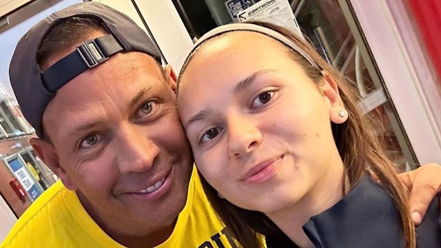 Alex Rodriguez dropping daughter Natasha off at college