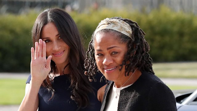 US actress and fiancee of Britain's Prince Harry Meghan Markle arrives with her mother Doria Ragland at Cliveden House hotel in the village of Taplow near Windsor on May 18, 2018, the eve of her wedding to Britain's Prince Harry. - Britain's Prince Harry and US actress Meghan Markle will marry on May 19 at St George's Chapel in Windsor Castle