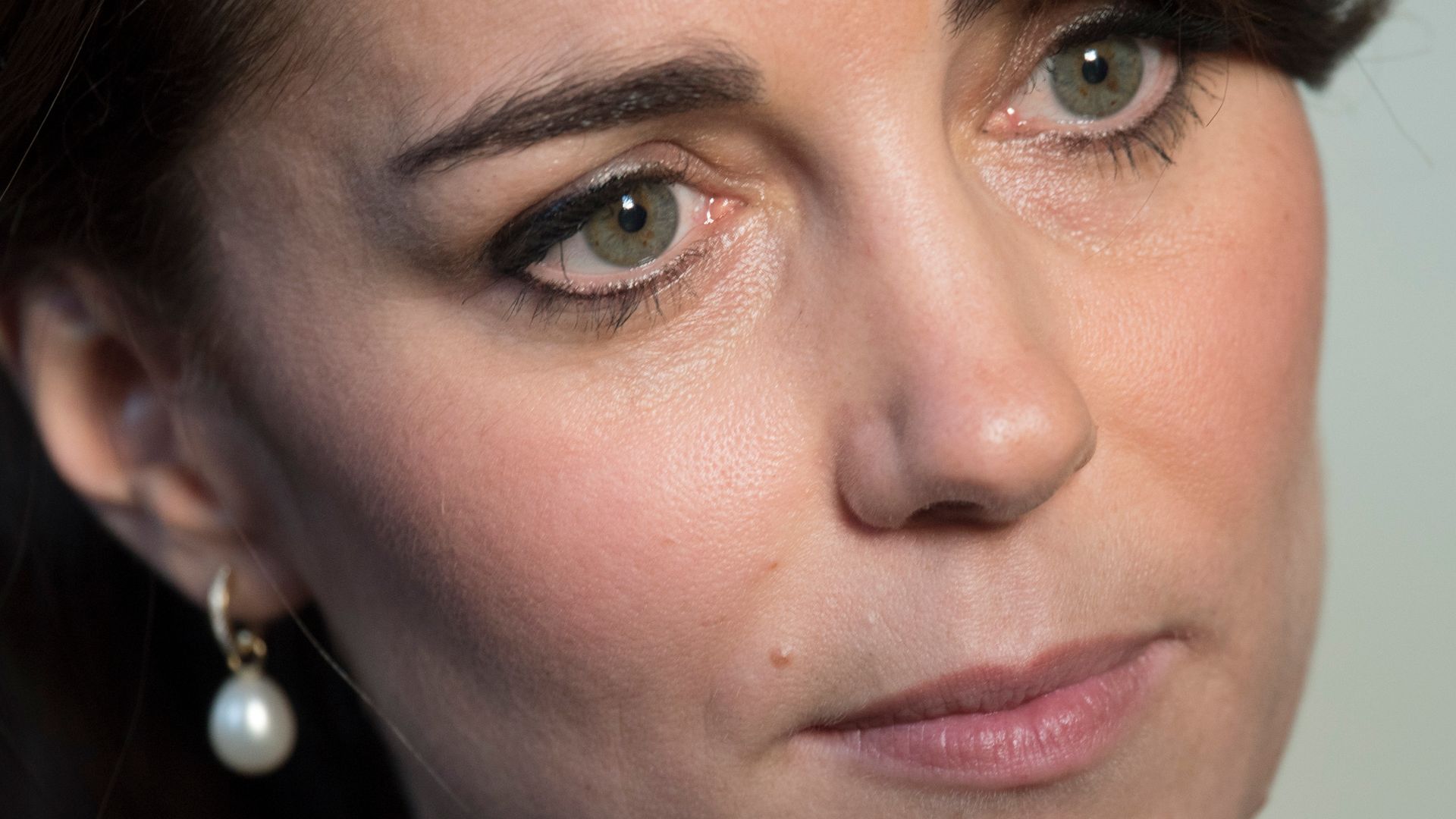 Catherine close up with side fringe