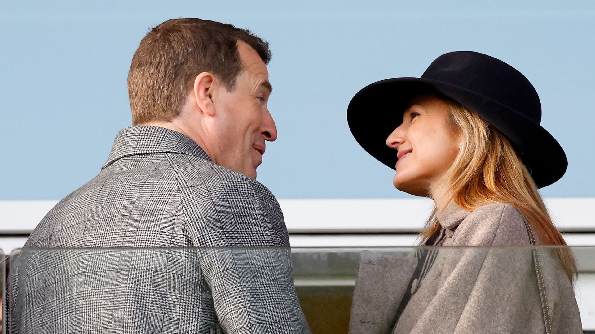 Peter Phillips and Harriet Sperling attend the New Year's Day Racing Meet at Cheltenham Racecourse