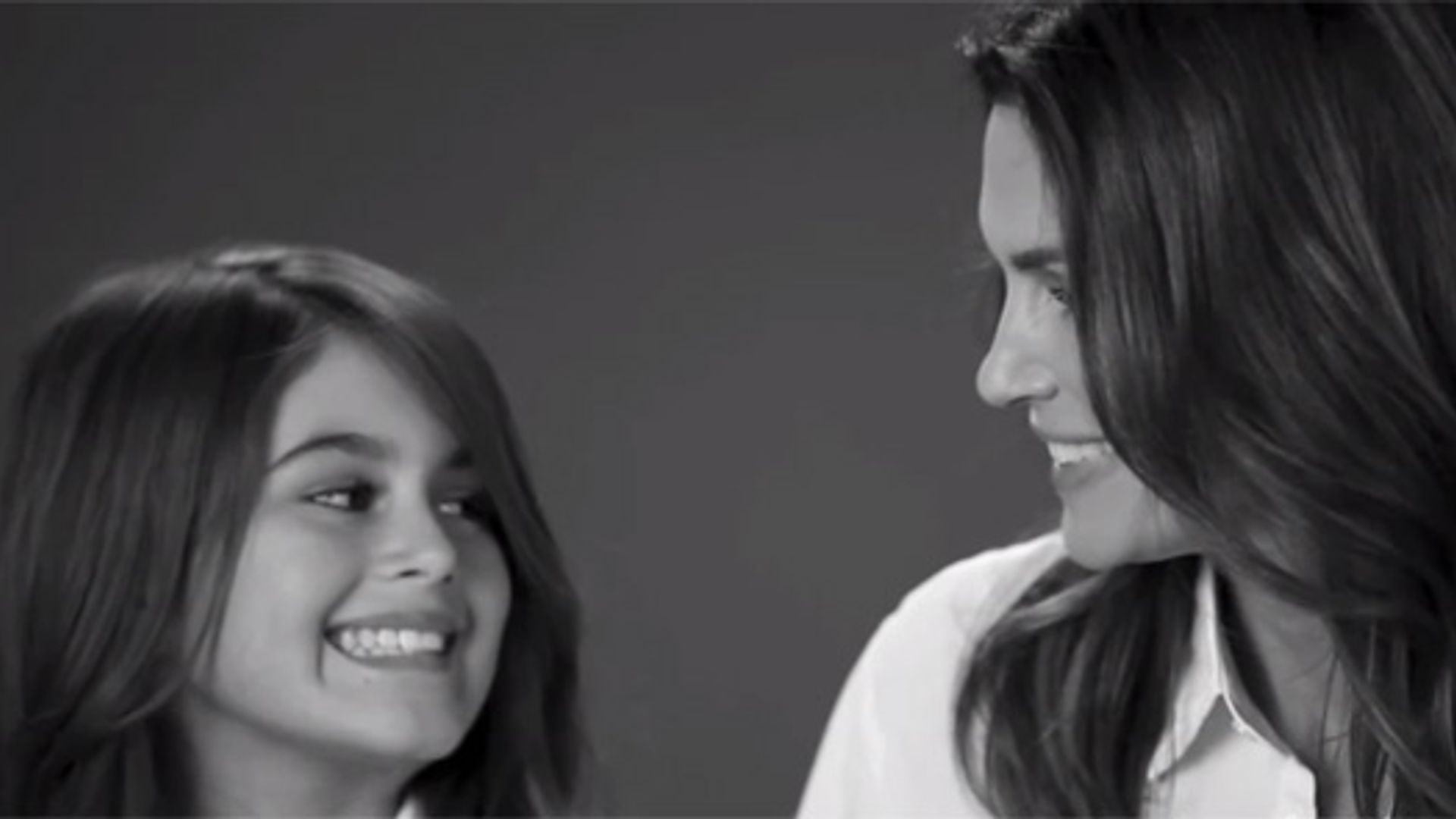 Cindy Crawford appears in new ad campaign with her mother and daughter