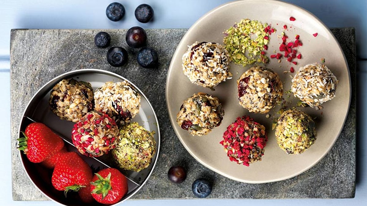 Superseed nut berry bites recipe HELLO!