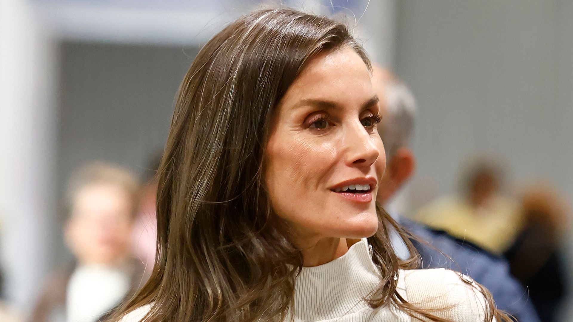 MADRID, SPAIN - NOVEMBER 06: Queen Letizia visits the BioCultura fair held at Ifema, on November 6, 2025, in Madrid, Spain. BioCultura is the most significant fair of organic products and responsible consumption in Spain, featuring over 500 exhibitors and 50,000 visitors. (Photo By Jose Velasco/Europa Press via Getty Images)