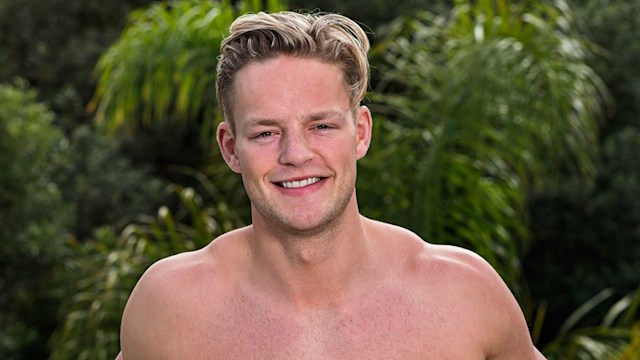 ollie love island