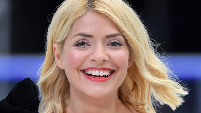 holly willoughby red lipstick