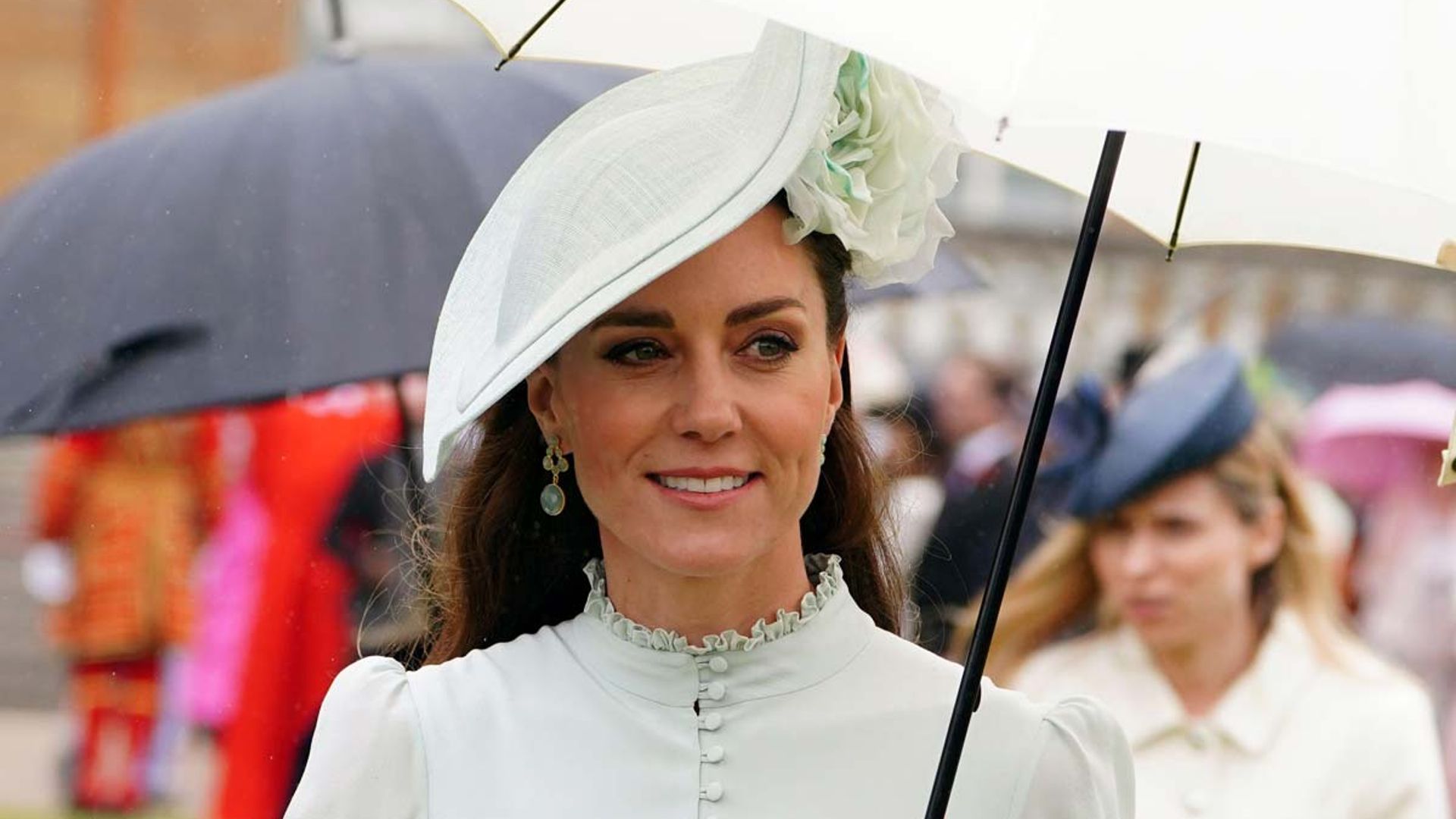 Kate Middleton has a total Bridgerton moment in silky mint dress