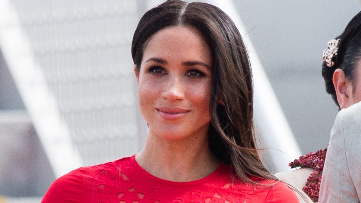 Meghan Markle proves she's just like us on commercial flight after '$30k private jet' backlash