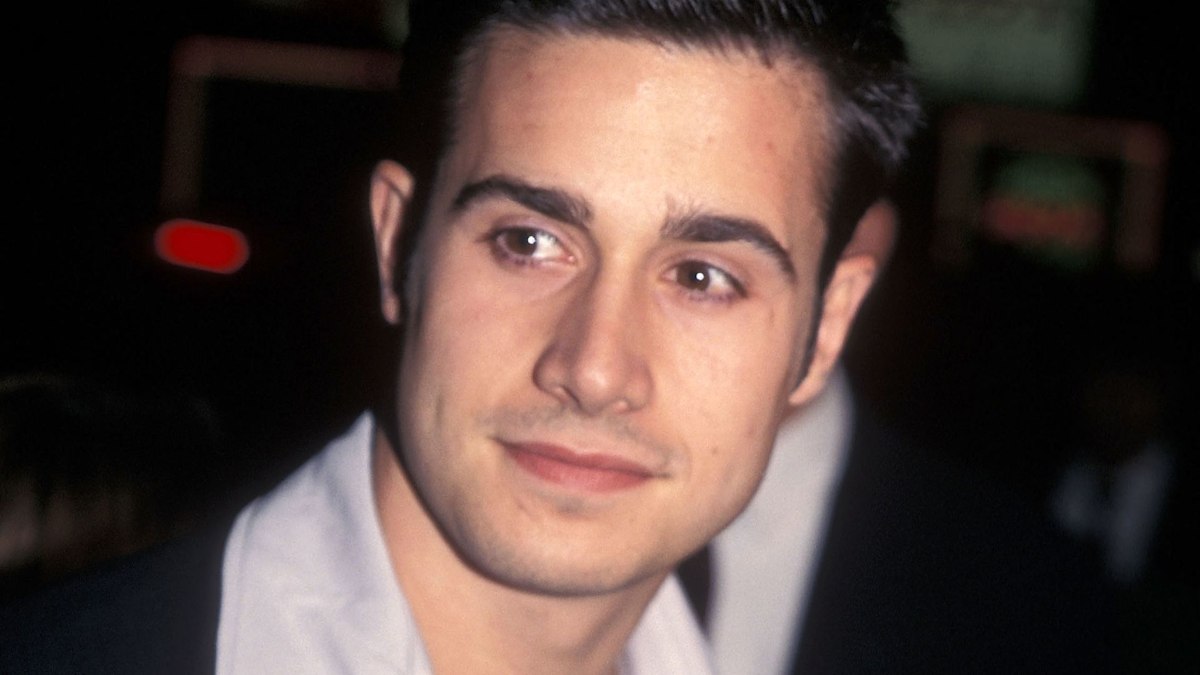 Famous names who left fame for regular jobs Famous names who left fame for regular jobs