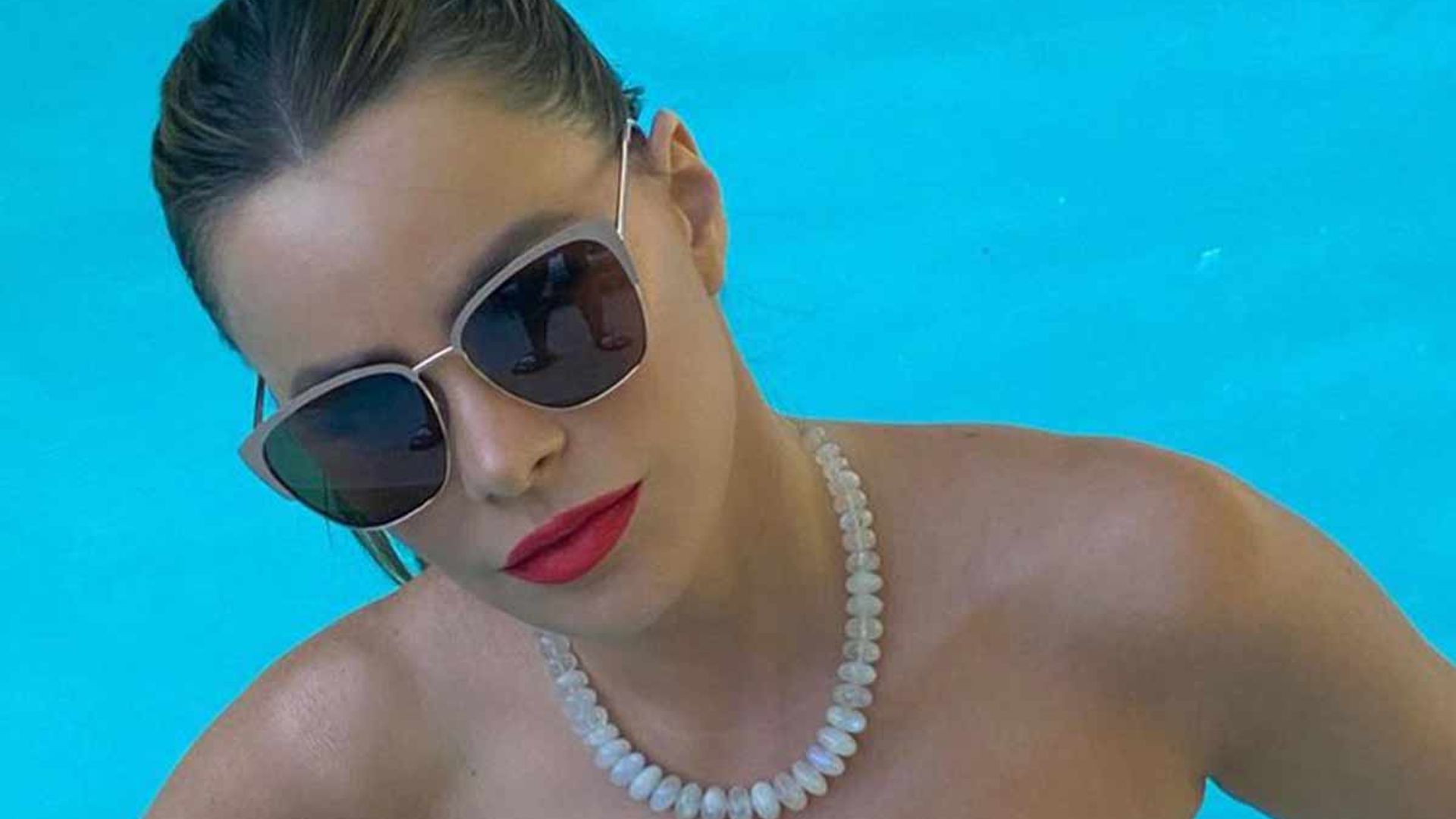 Sofia Vergara STUNS fans in new beach photo and wow HELLO!