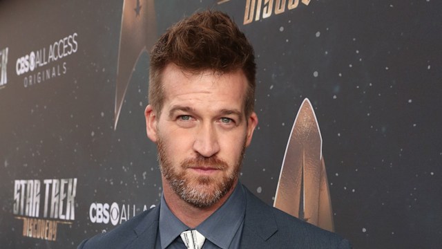 Kenneth Mitchell attends the premiere of CBS's "Star Trek: Discovery" at The Cinerama Dome on September 19, 2017 in Los Angeles, California.