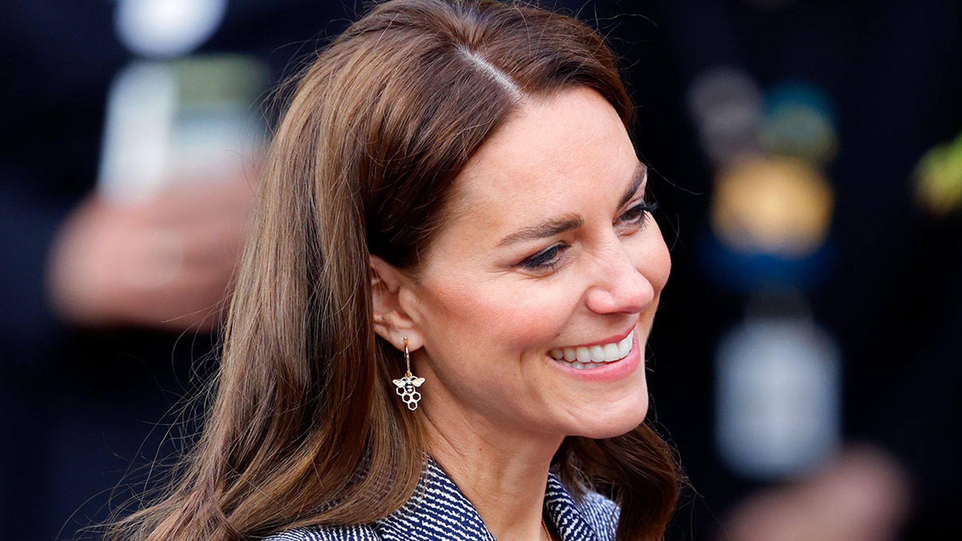 Kate Middleton looks radiant in knee-length dress with seriously striking  print