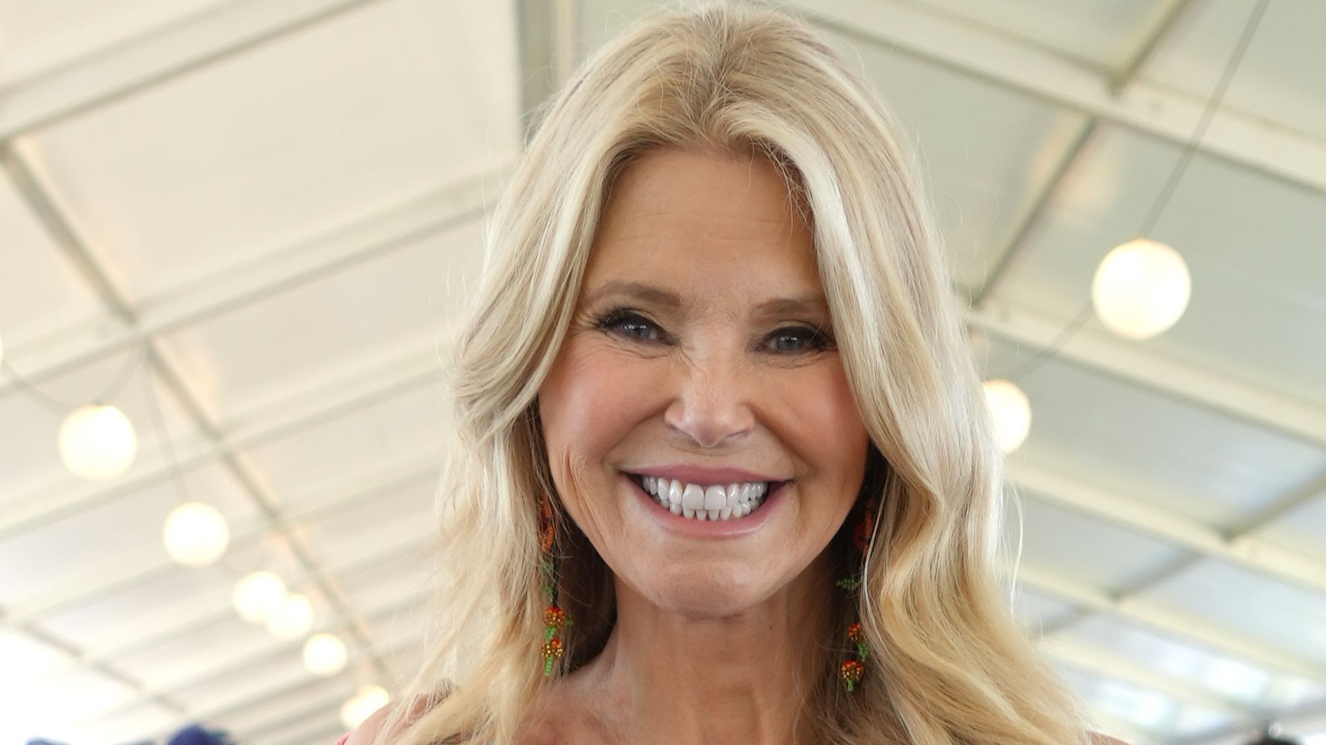 Christie Brinkley glows in red bikini on beach vacation