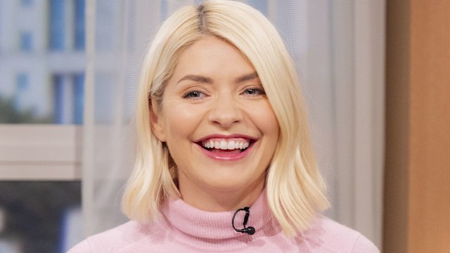 holly willoughby pink jumper