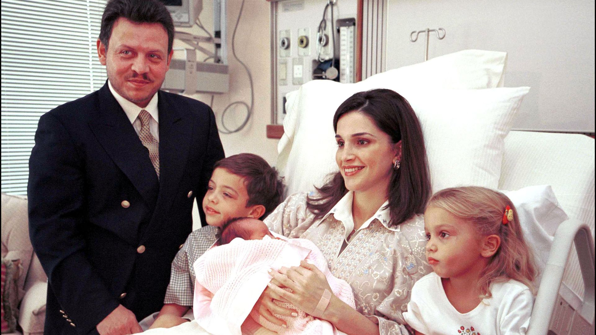 Queen Rania in hospital after giving birth to Princess Salma