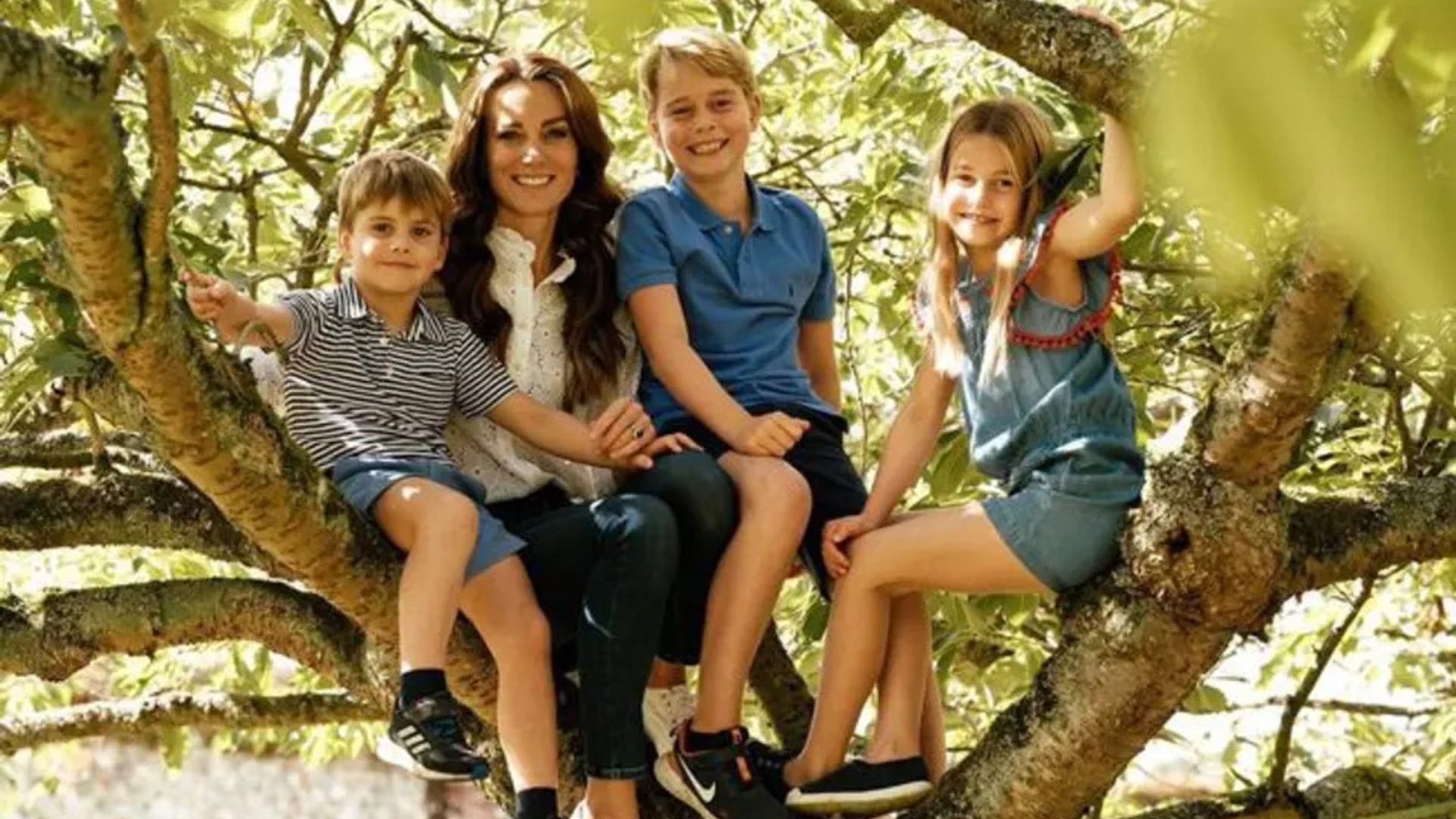 Princess Kate in a tree with Prince George, Princess Charlotte and Prince Louis