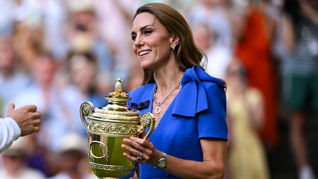 Kate presenting Jannik Sinner with the winning trophy